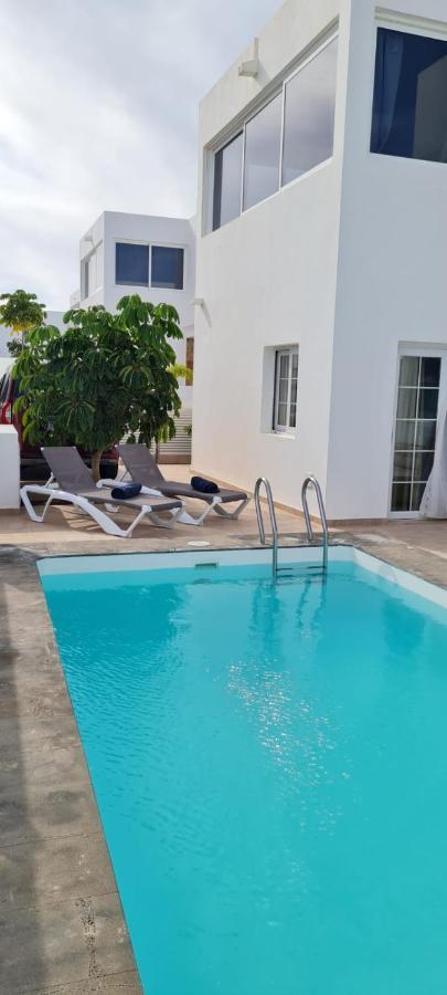 Villa Pousadoiro Playa Blanca  Buitenkant foto